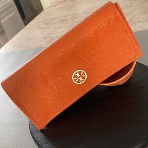 Tory Burch Sunglasses Caae